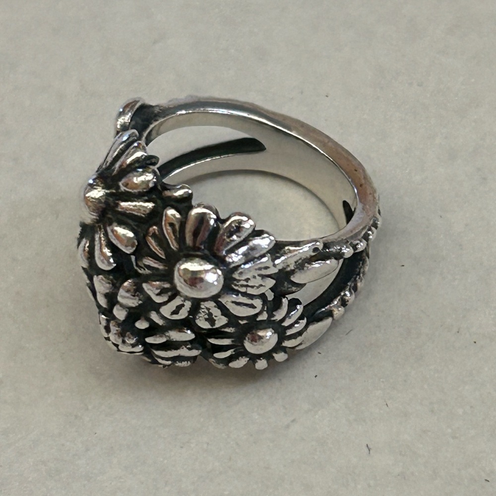 James Avery daisy margarita ring sz 6 —Retired